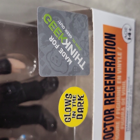 Funko Pop! Doctor Who - Tenth Doctor Regeneration #319 (Glow in the Dark) - Picture 2 of 8